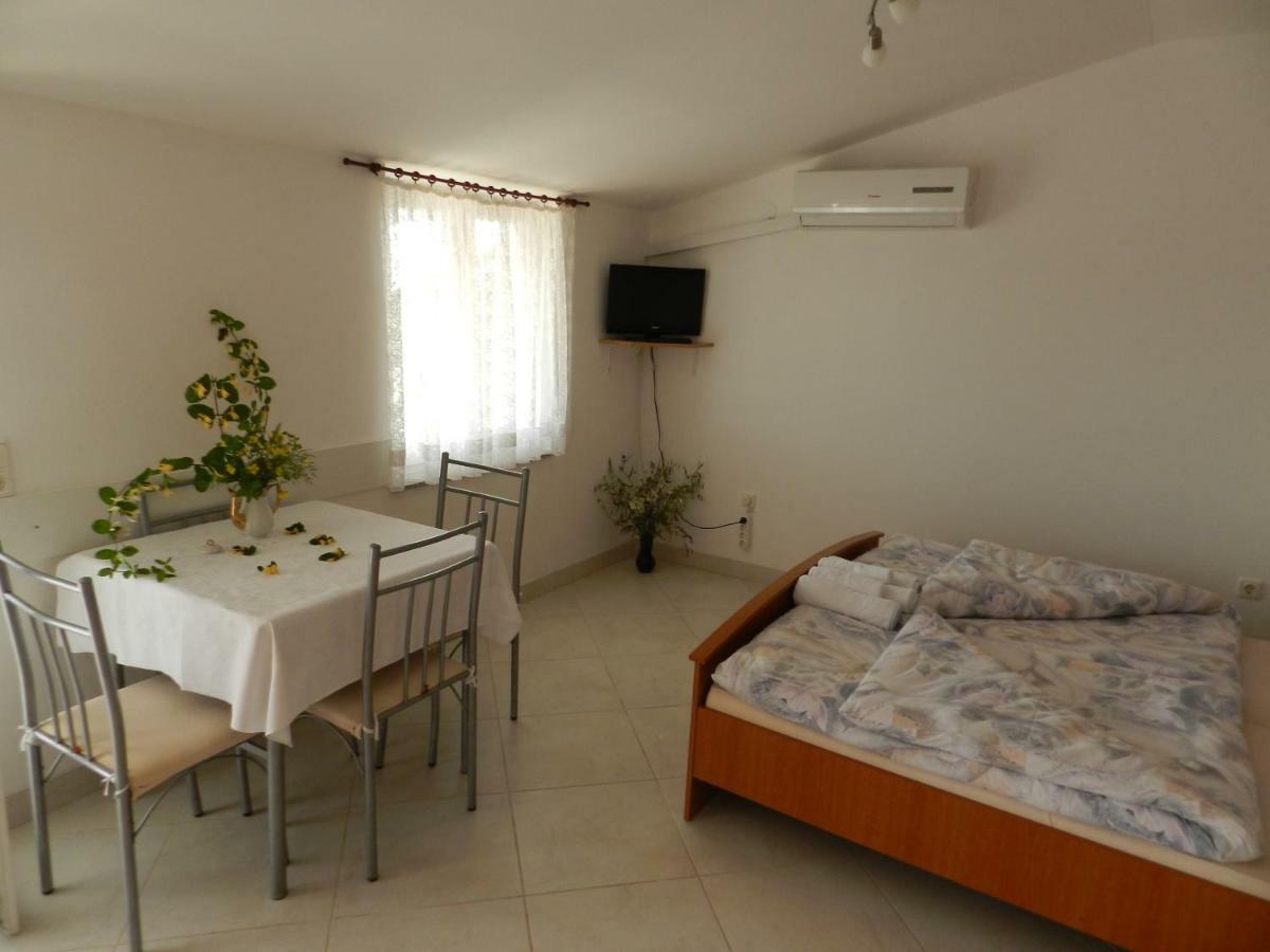 מאלינסקה Apartmani Lucija Jurkovic מראה חיצוני תמונה