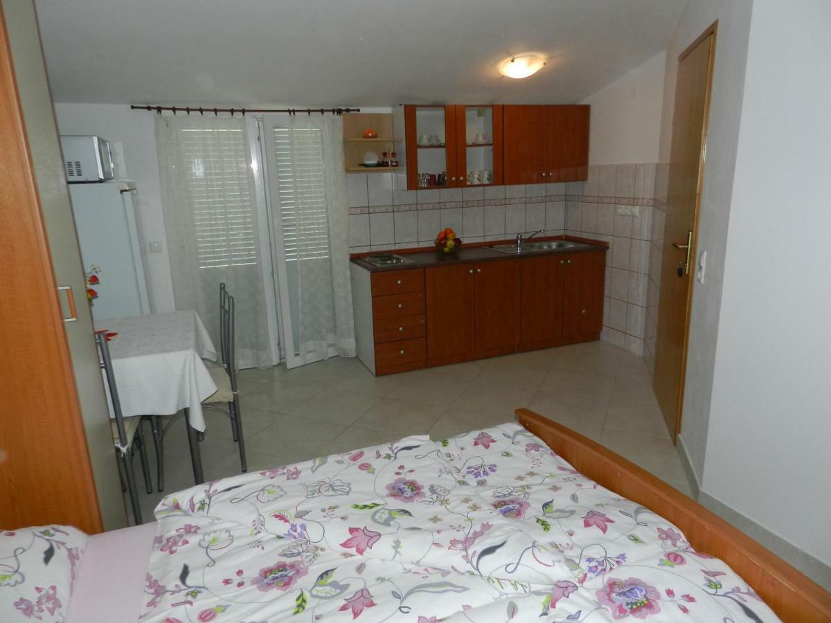 מאלינסקה Apartmani Lucija Jurkovic מראה חיצוני תמונה